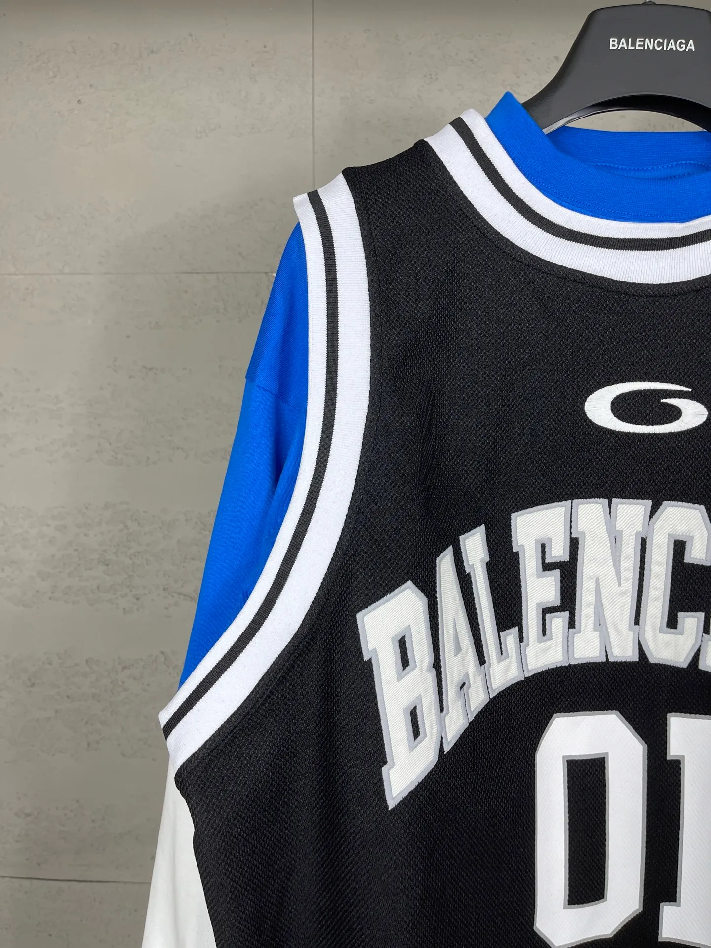 【 . Quality】BALENCI*GA/ .SS 25 New Arrival 3 T 。 。 ， 。 。 . Authentic ， ZP 。 260 ， . ， ， 。 。 ， 。 OS . Same Style ：BL 255089 ： ，Red Size：XS S M L